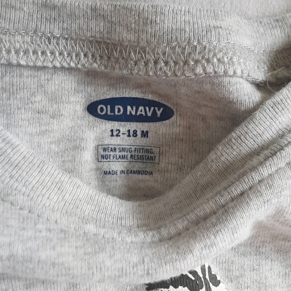 Donated** Old Navy EUC Long Sleeve - Picture 2 of 6